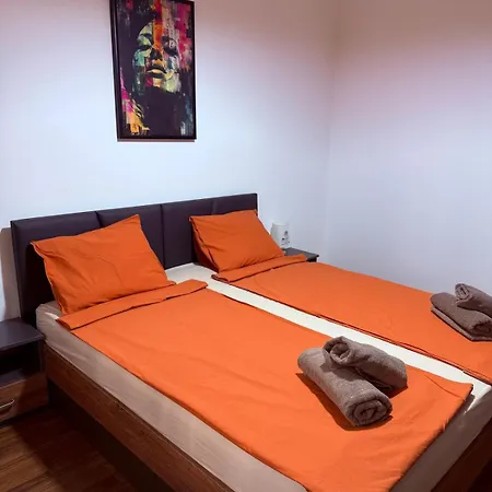 Modern 2br Fast Wifi Near Ndk