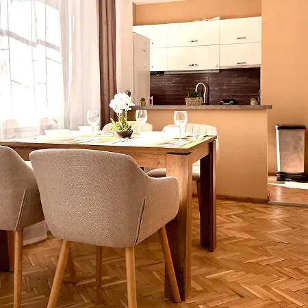 Modern 2br Fast Wifi Near Ndk