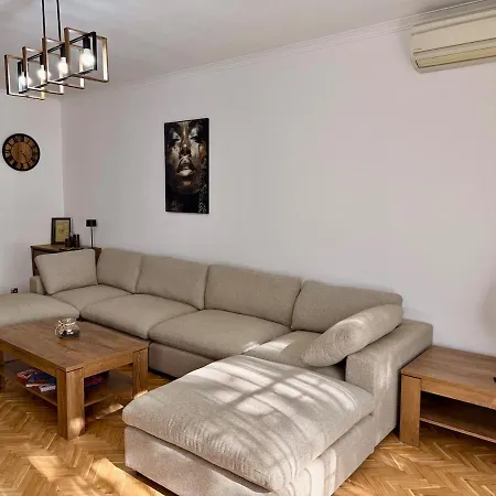 Modern 2br Fast Wifi Near Ndk *